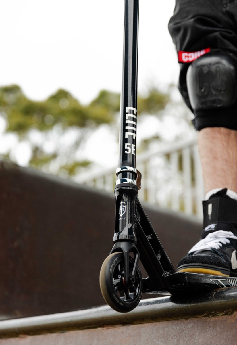 Freestyle koloběžka Grit Elite 5er Black Satin