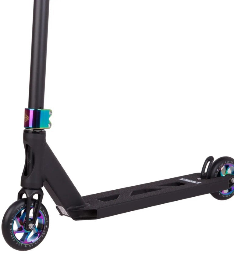 Freestyle koloběžka Striker Essential L Black Rainbow